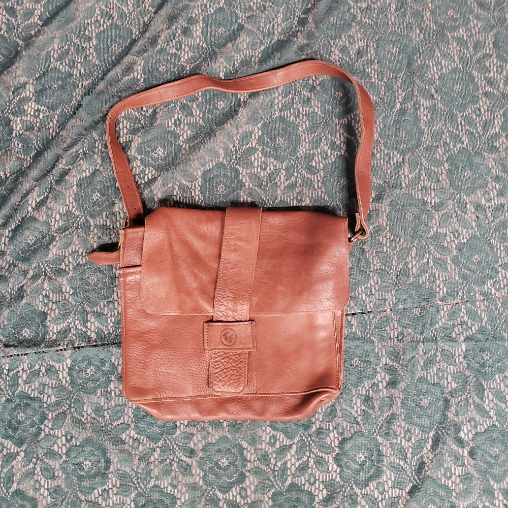 Two fillies brown leather saddle bag